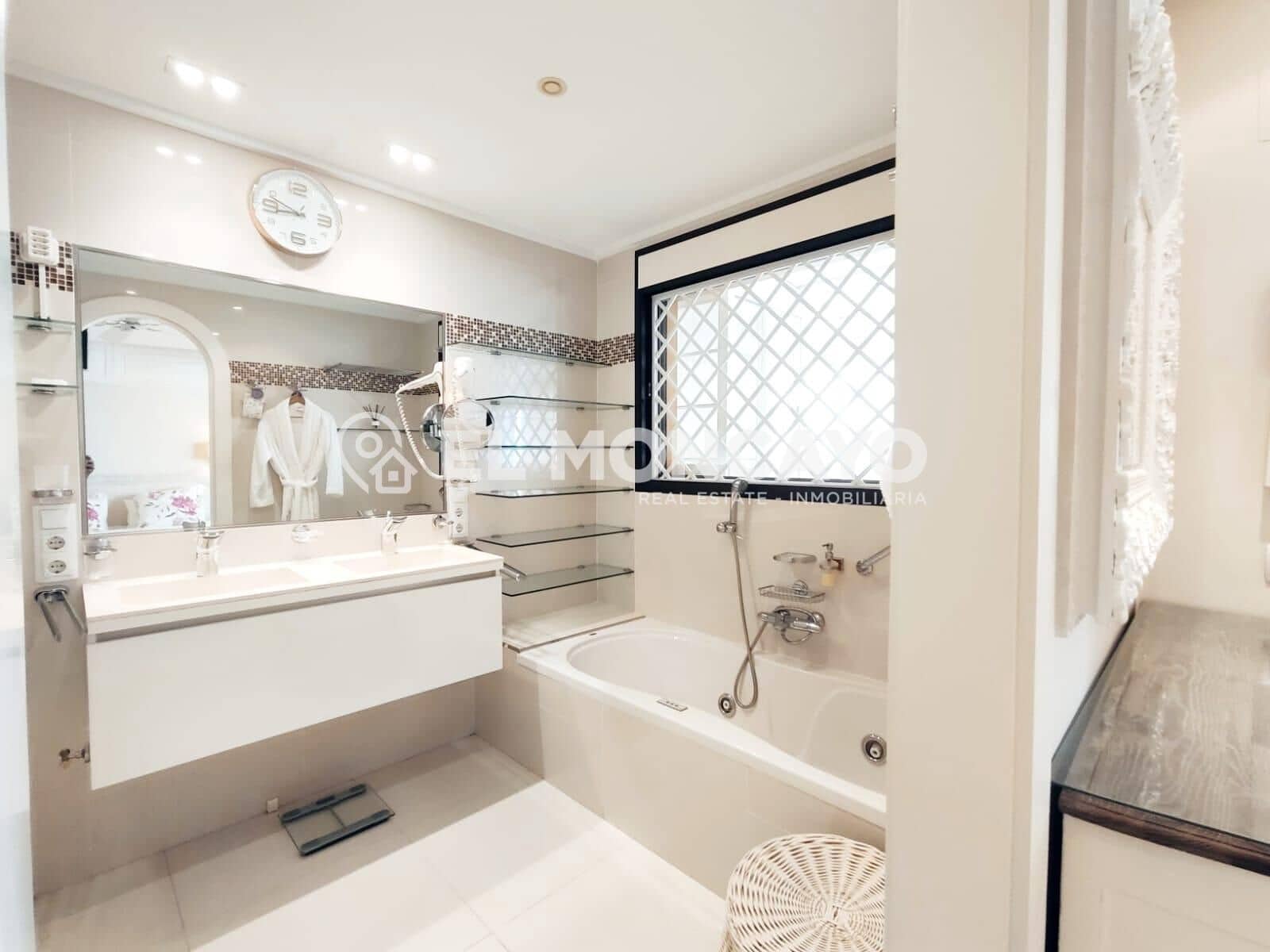 2 soveværelse Penthouse til salg i Guardamar del Segura med swimmingpool garage - € 498.765 (Ref: 9115976)