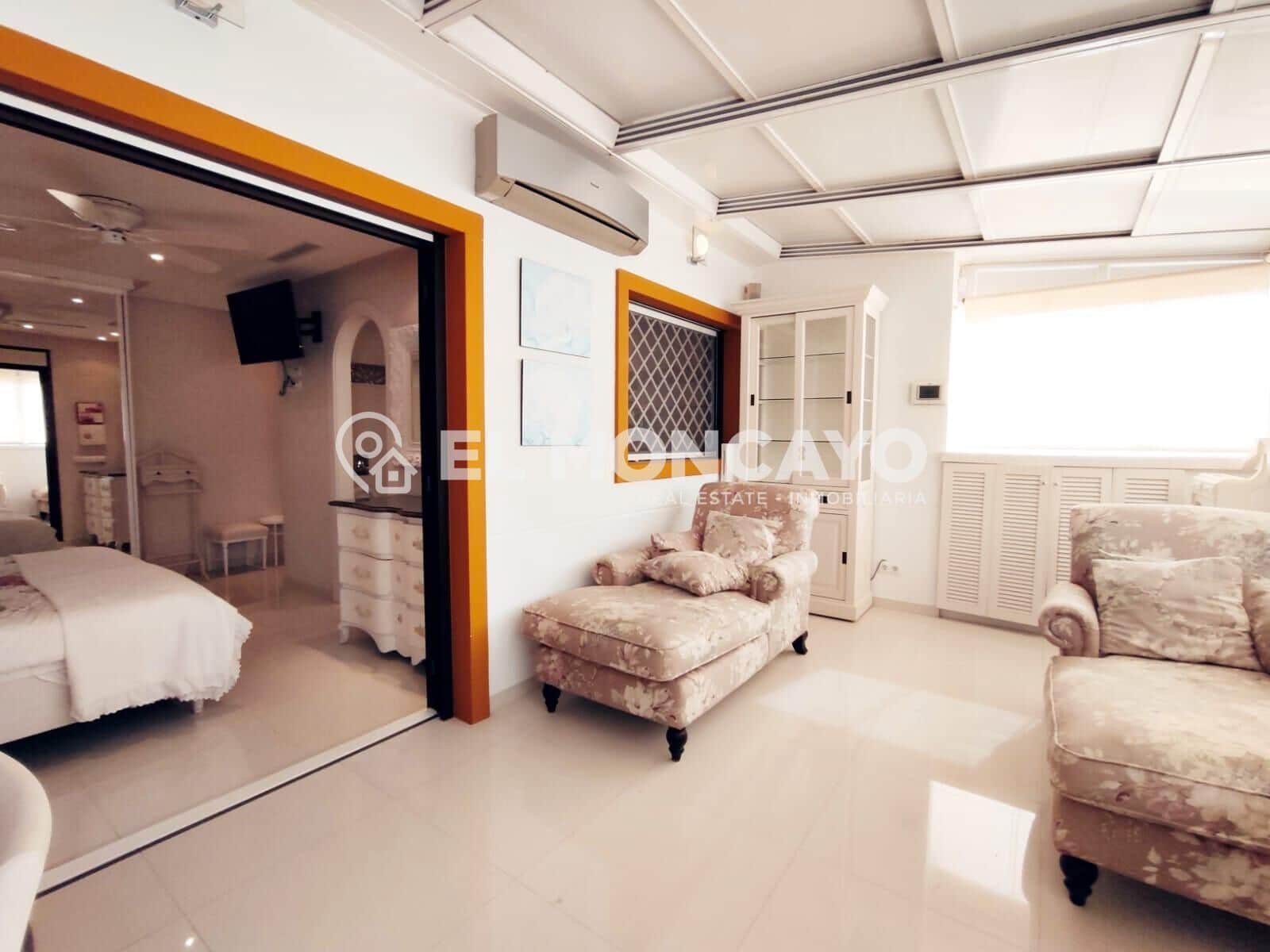 2 soveværelse Penthouse til salg i Guardamar del Segura med swimmingpool garage - € 498.765 (Ref: 9115976)