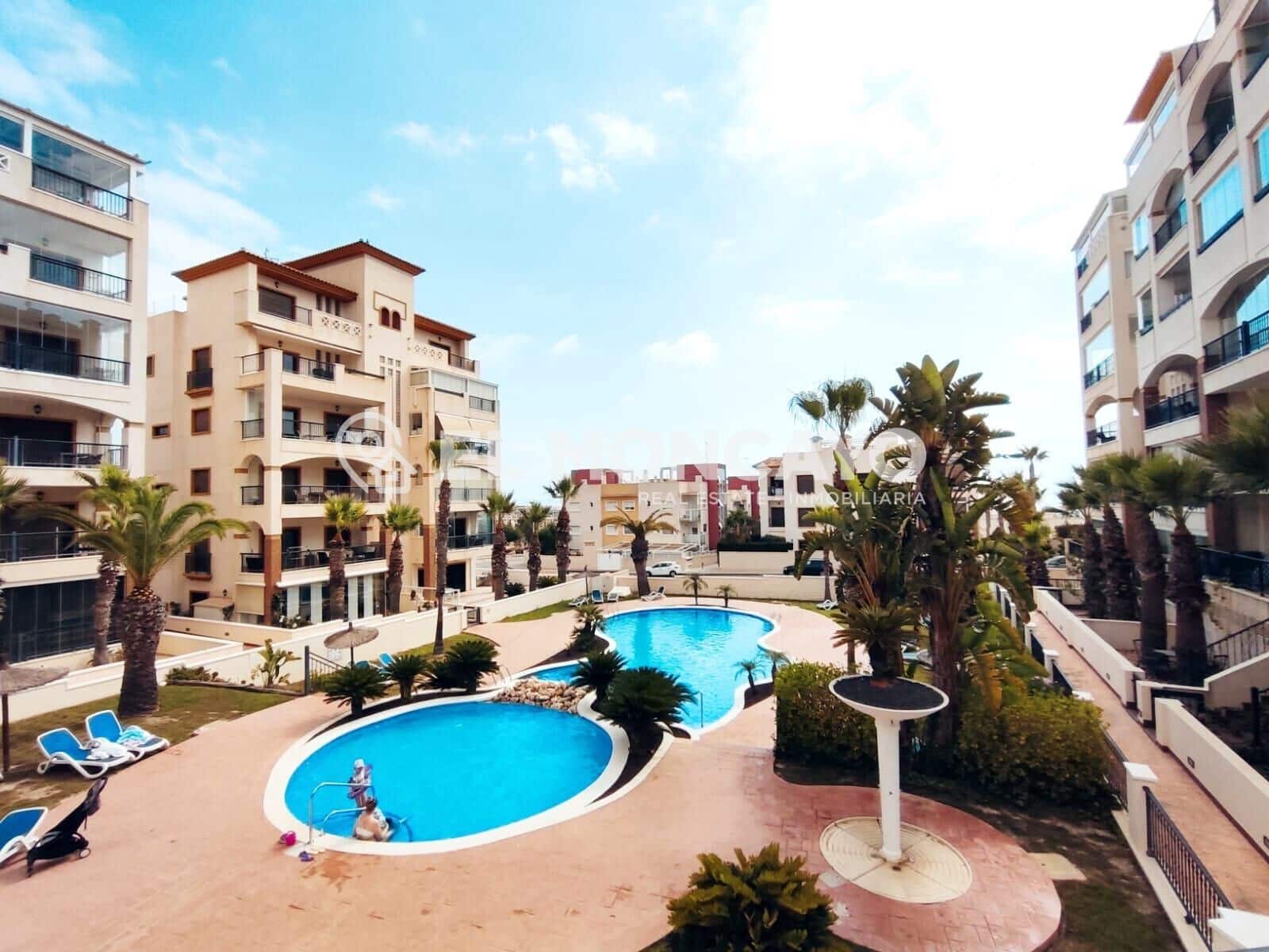 2 soveværelse Penthouse til salg i Guardamar del Segura med swimmingpool garage - € 498.765 (Ref: 9115976)