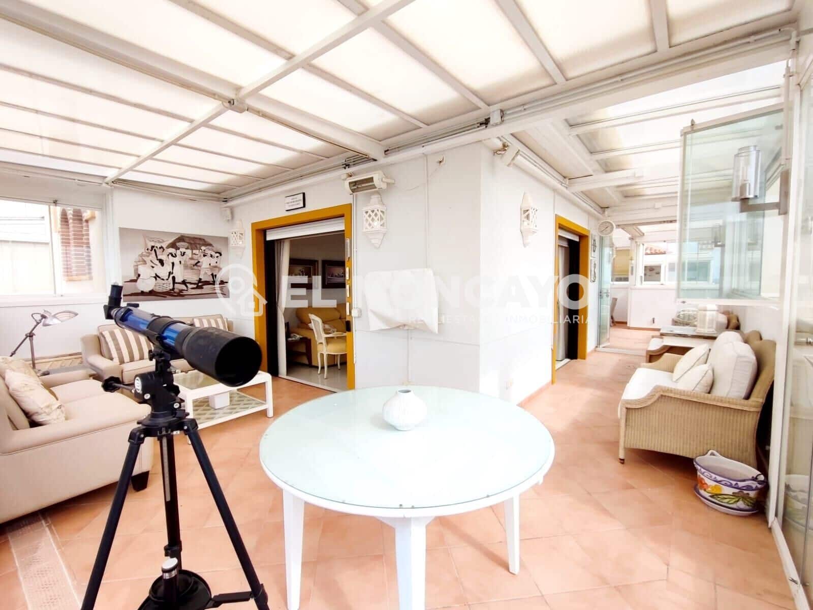 2 soveværelse Penthouse til salg i Guardamar del Segura med swimmingpool garage - € 498.765 (Ref: 9115976)