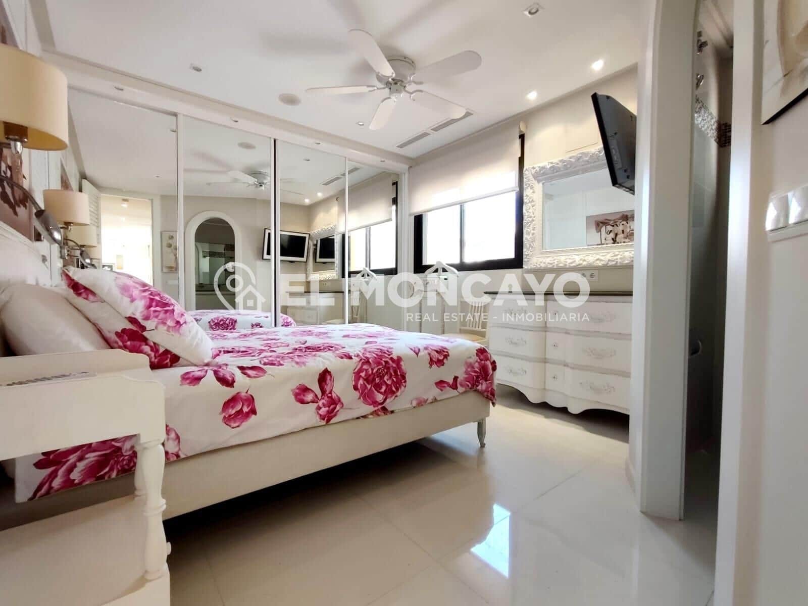 2 soveværelse Penthouse til salg i Guardamar del Segura med swimmingpool garage - € 498.765 (Ref: 9115976)