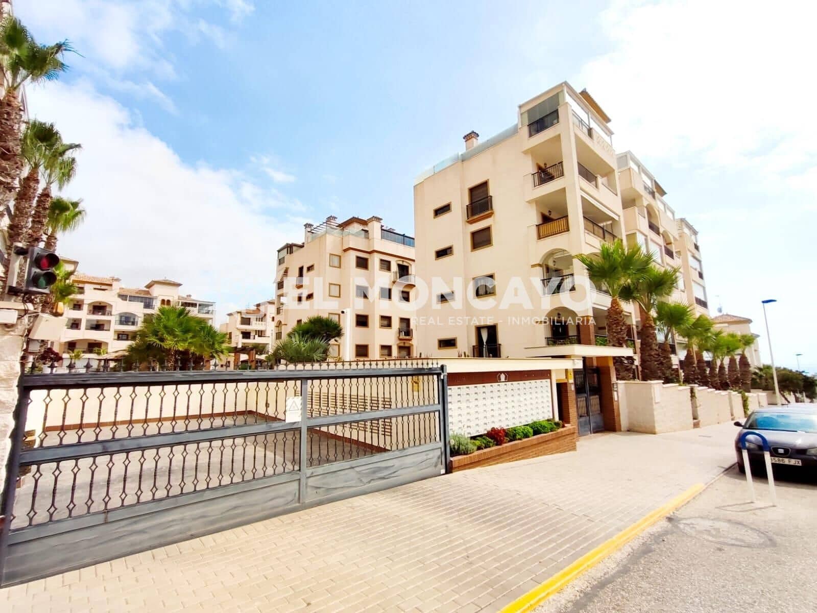 2 soveværelse Penthouse til salg i Guardamar del Segura med swimmingpool garage - € 498.765 (Ref: 9115976)