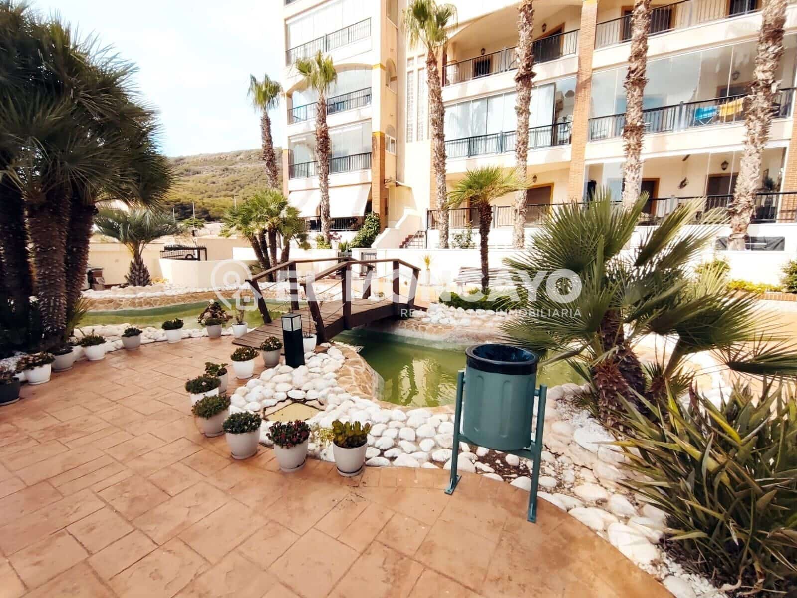 2 soveværelse Penthouse til salg i Guardamar del Segura med swimmingpool garage - € 498.765 (Ref: 9115976)