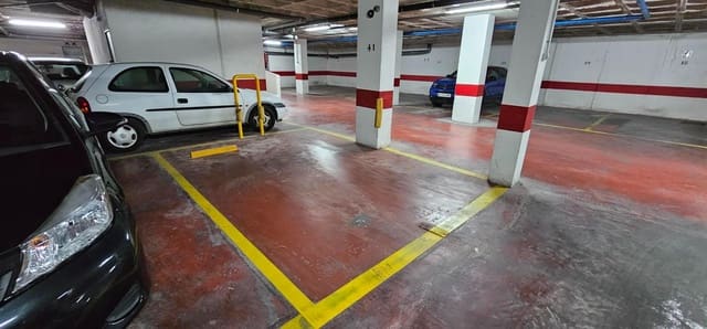 Garage for sale in Guardamar del Segura - € 25,000 (Ref: 9126694)