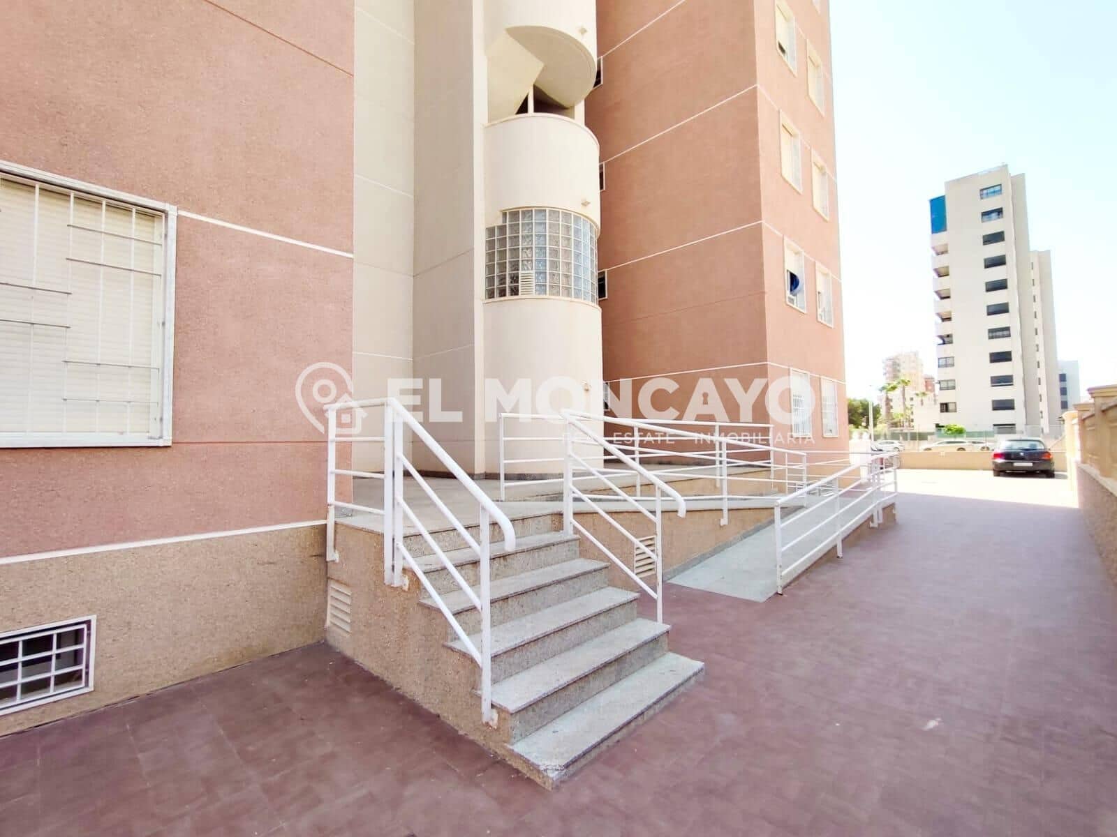 2 quarto Apartamento para venda em Guardamar del Segura com piscina - 230 000 € (Ref: 9128158)