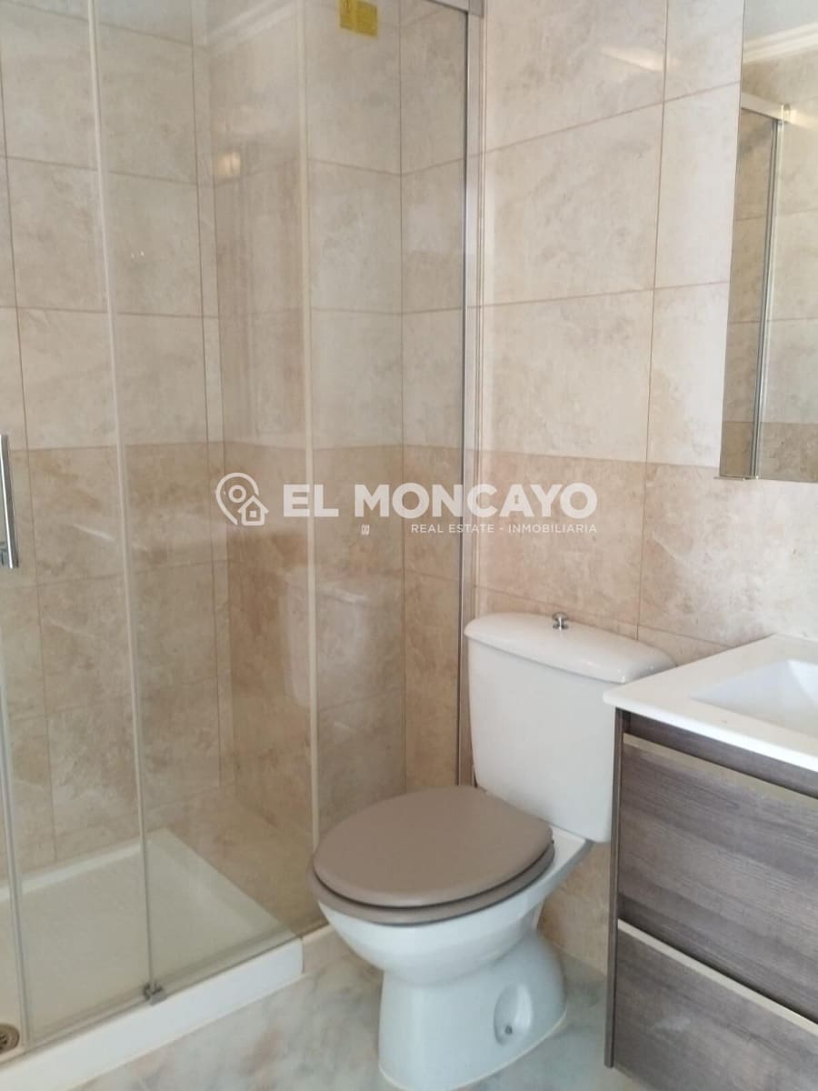 3 sypialnia Dom szeregowy na sprzedaż w Torrevieja z basenem - 189 000 € (Ref: 9151824)