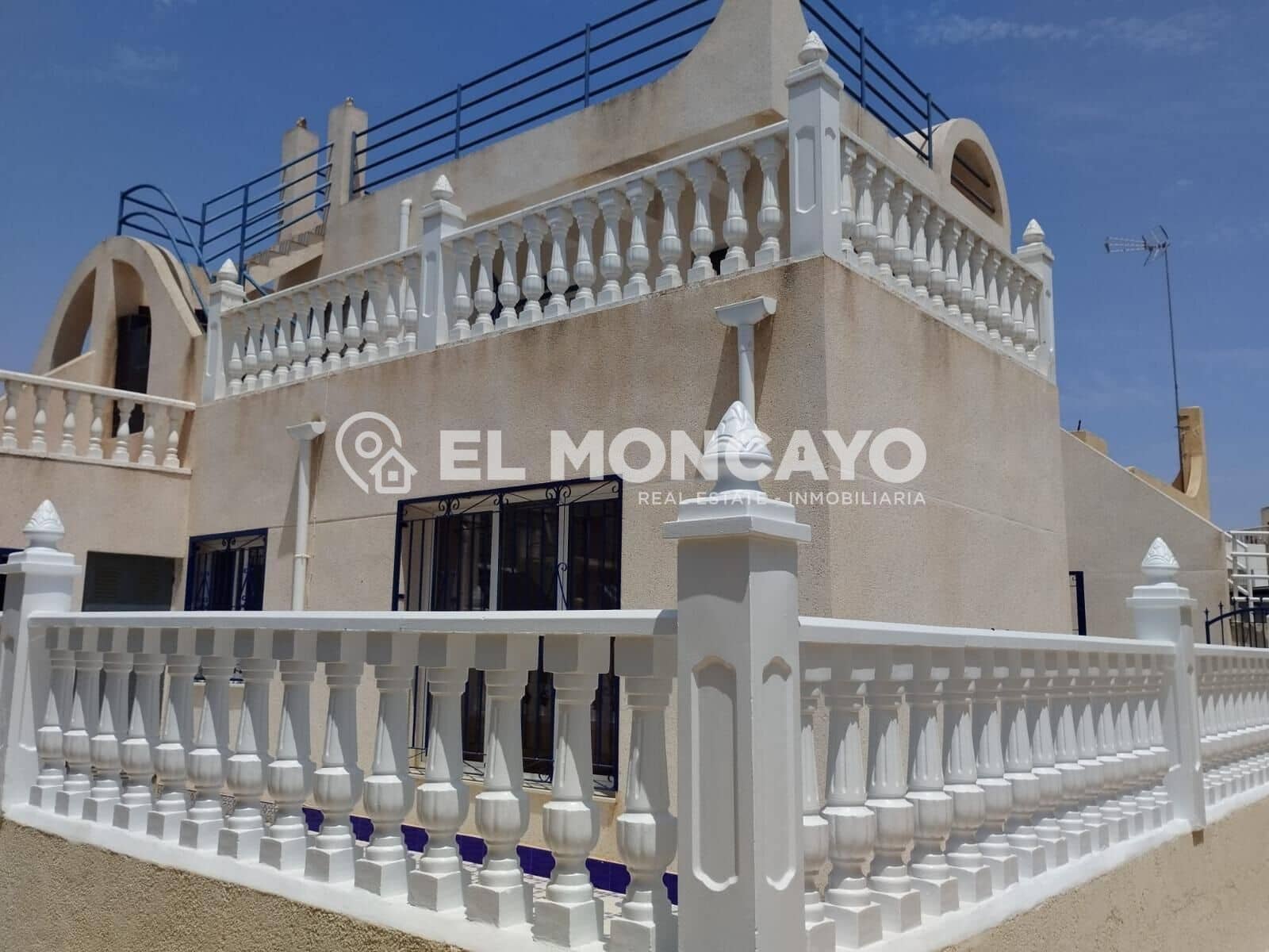 3 sypialnia Dom szeregowy na sprzedaż w Torrevieja z basenem - 189 000 € (Ref: 9151824)