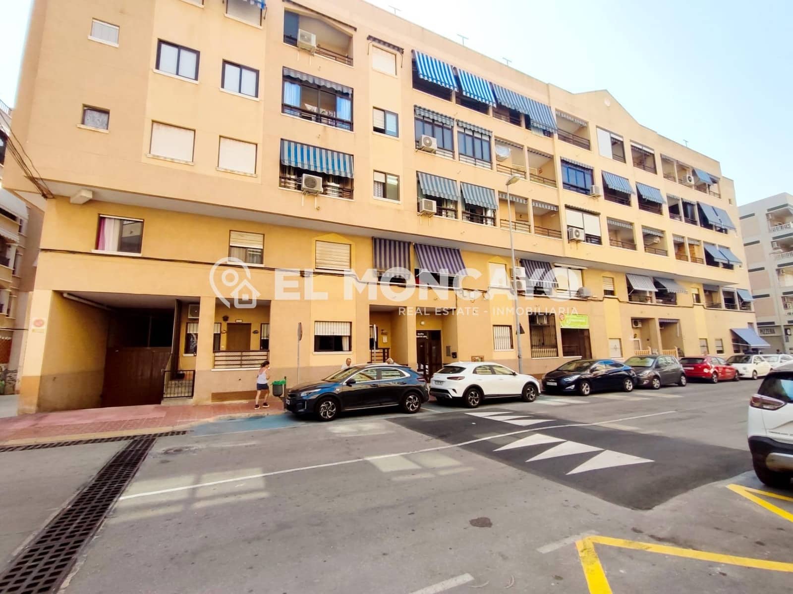 2 bedroom Apartment for sale in Guardamar del Segura - € 155,000 (Ref: 9161227)