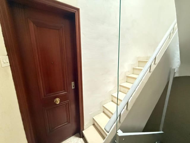 6 quarto Apartamento para venda em Carolinas Bajas, Alicante cidade com garagem - 375 000 € (Ref: 9162169)