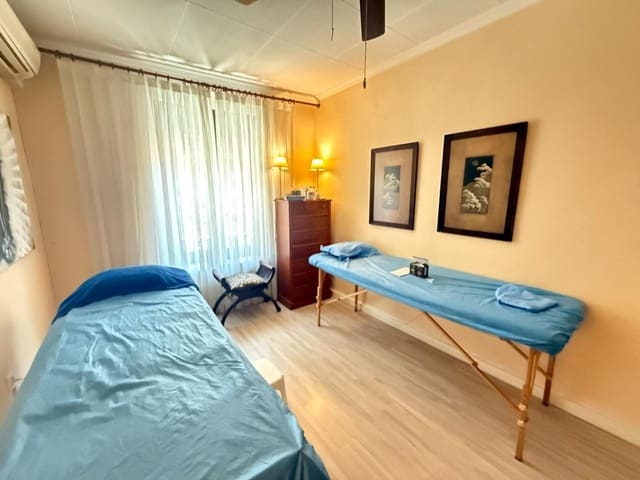 6 quarto Apartamento para venda em Carolinas Bajas, Alicante cidade com garagem - 375 000 € (Ref: 9162169)