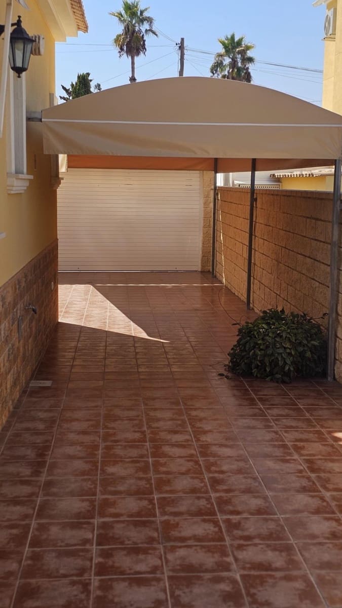 3 soverom Villa til salgs i San Fulgencio med svømmebasseng - € 425 000 (Ref: 9165664)