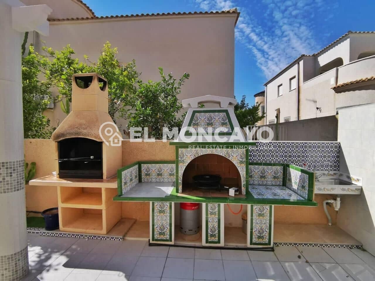 3 slaapkamer Villa te koop in La Florida met zwembad - € 450.000 (Ref: 9171320)