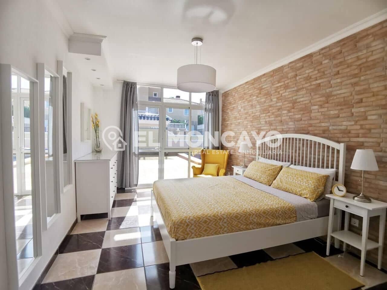 3 slaapkamer Villa te koop in La Florida met zwembad - € 450.000 (Ref: 9171320)