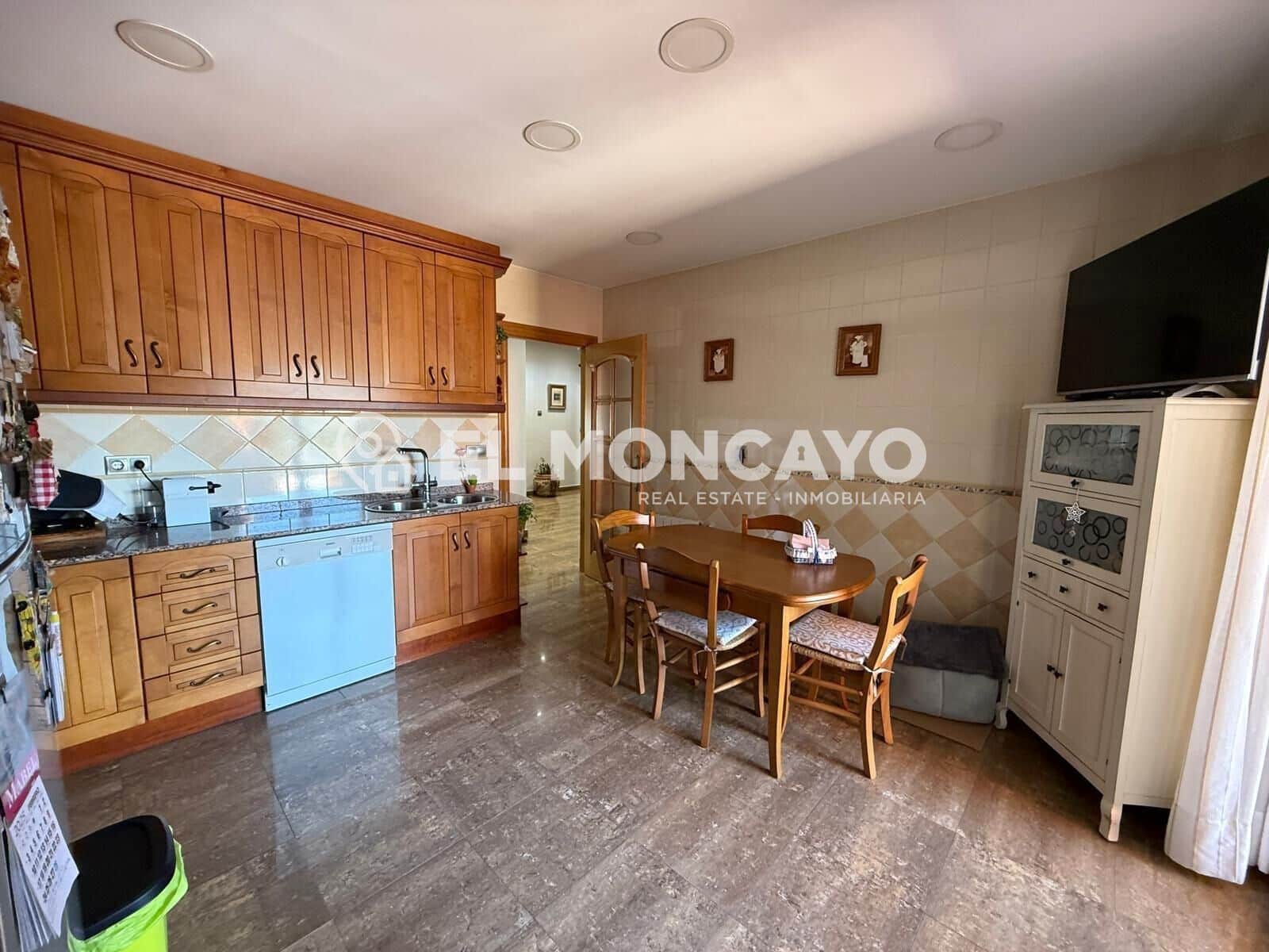 5 bedroom Villa for sale in Almoradi with pool garage - € 600,000 (Ref: 9177276)