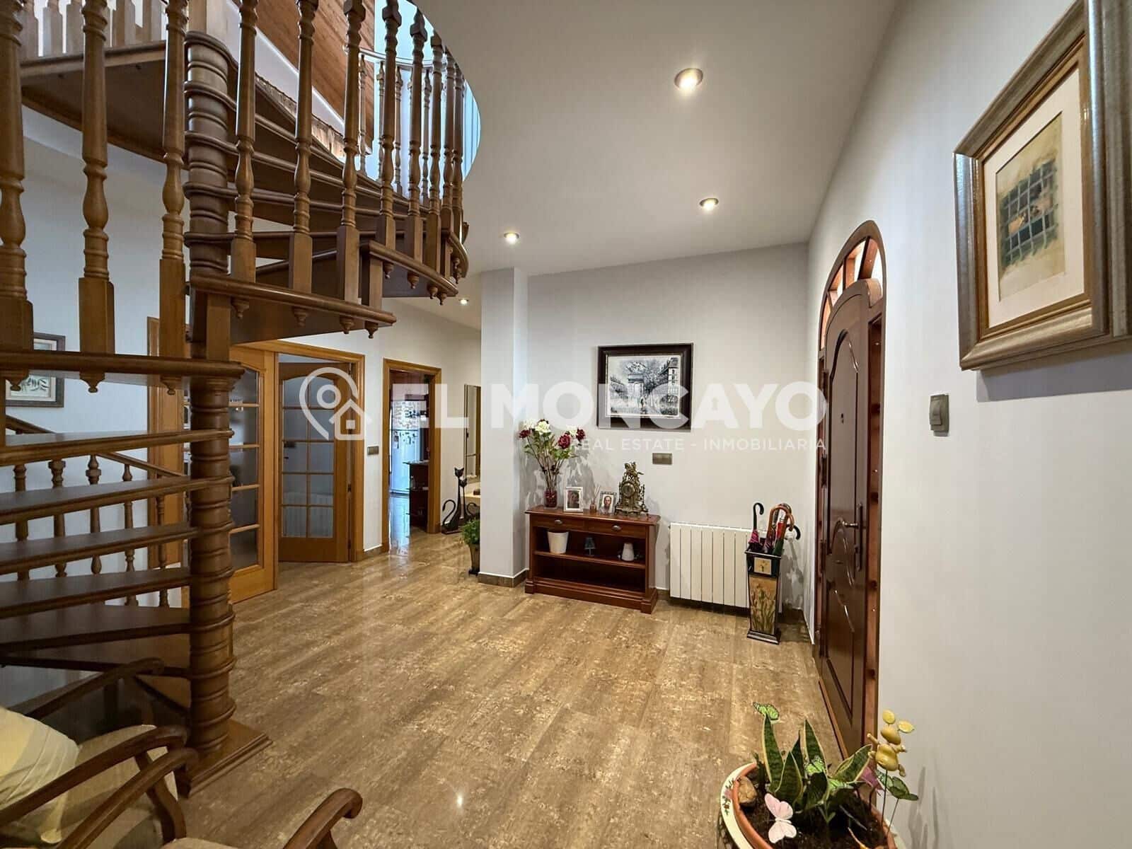 5 bedroom Villa for sale in Almoradi with pool garage - € 600,000 (Ref: 9177276)