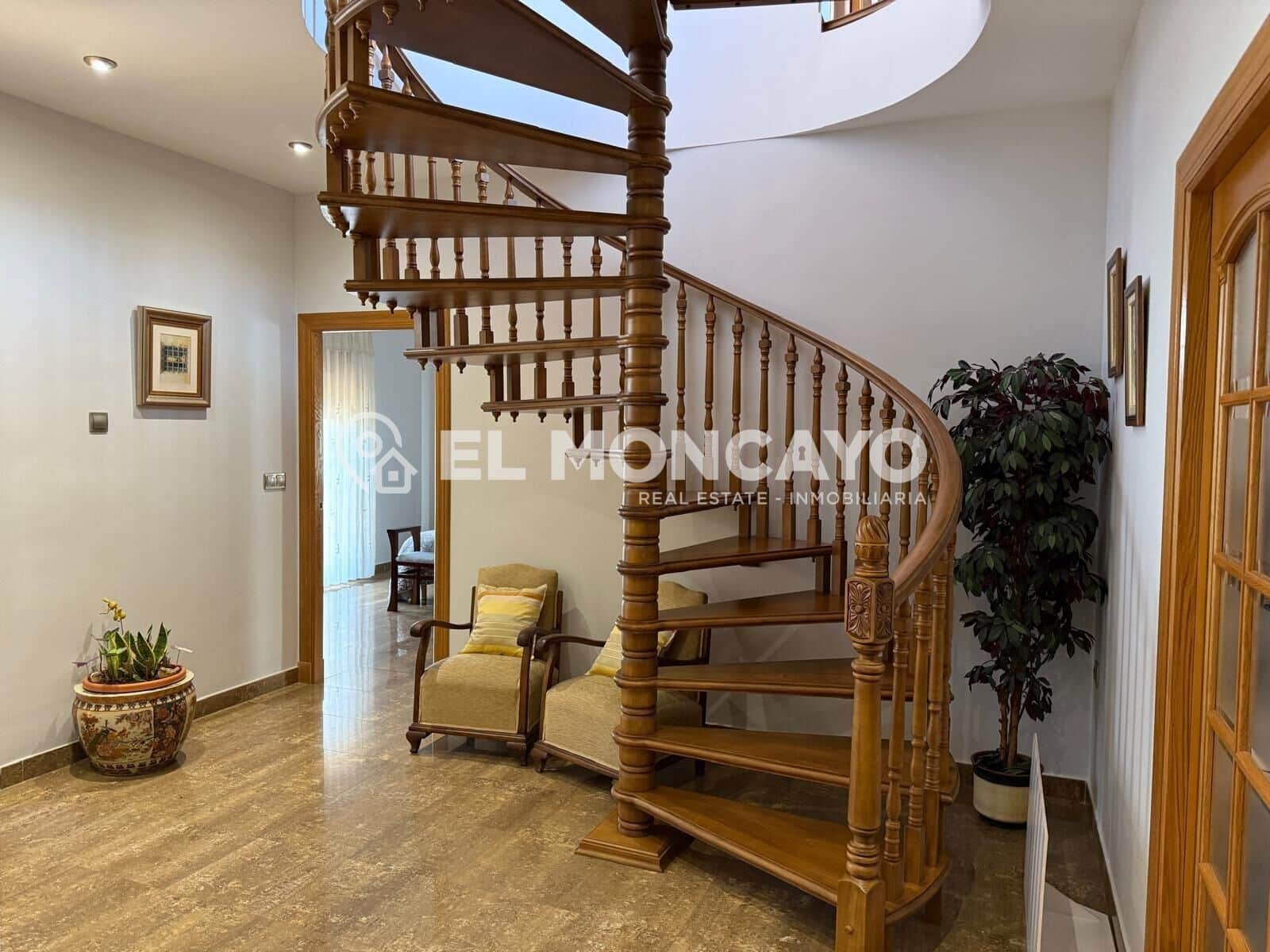 5 bedroom Villa for sale in Almoradi with pool garage - € 600,000 (Ref: 9177276)