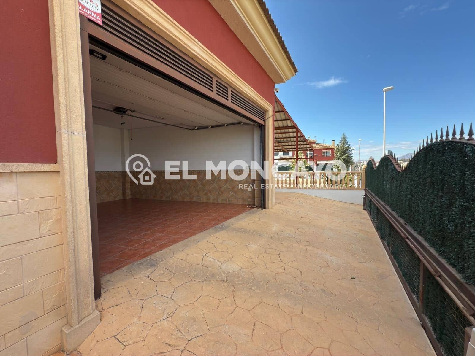5 bedroom Villa for sale in Almoradi with pool garage - € 600,000 (Ref: 9177276)