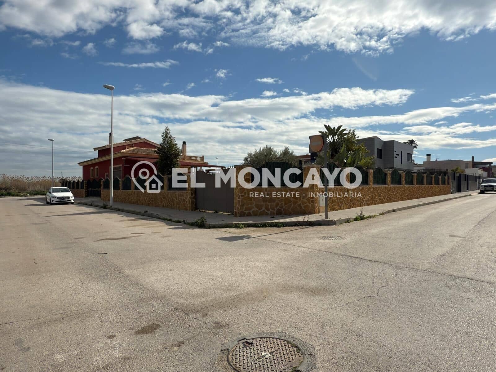 5 bedroom Villa for sale in Almoradi with pool garage - € 600,000 (Ref: 9177276)