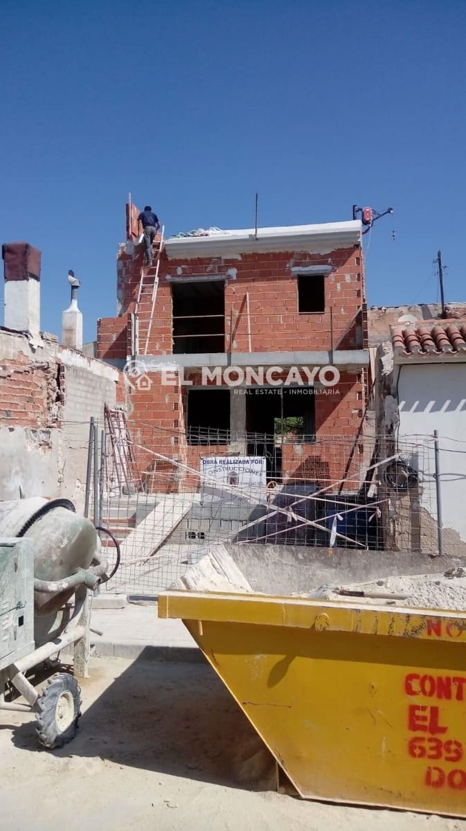 Pareado de 4 habitaciones en Crevillente / Crevillent en venta con garaje - 180.000 € (Ref: 9257214)