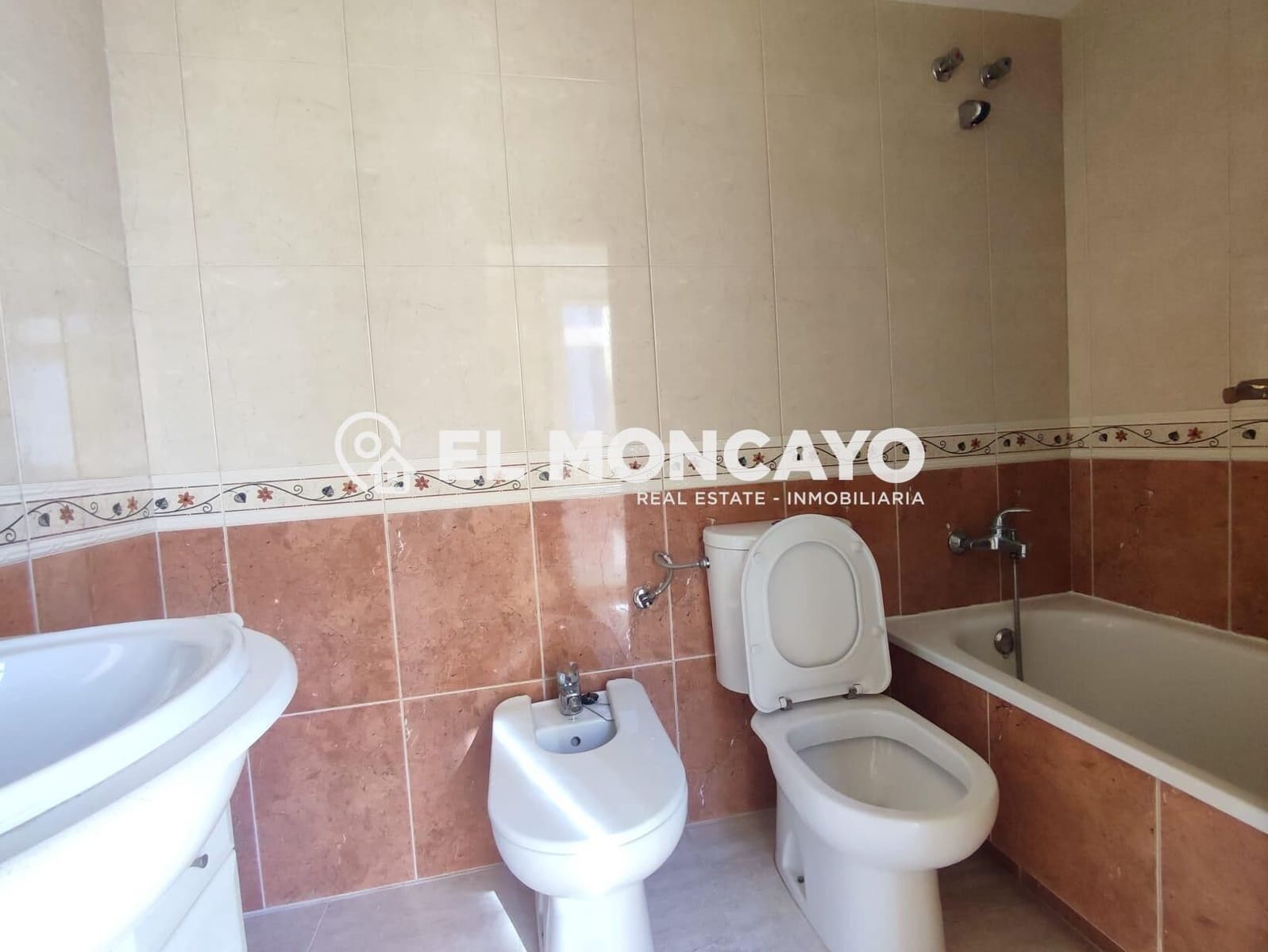 2 sovrum Takvåning till salu i Guardamar del Segura med pool - 225 000 € (Ref: 9265469)