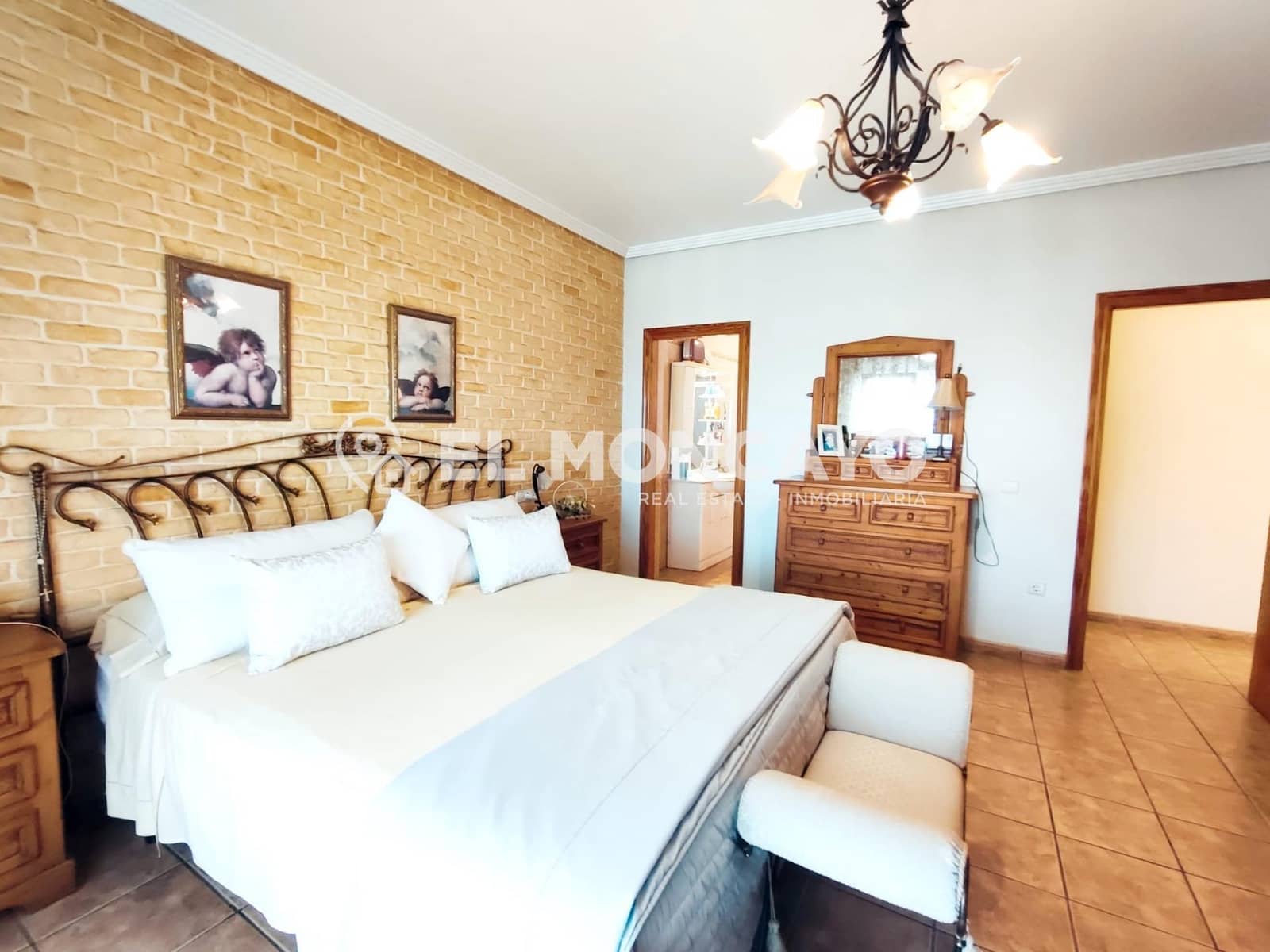 6 quarto Moradia para venda em Ciudad Quesada com garagem - 699 900 € (Ref: 9269647)