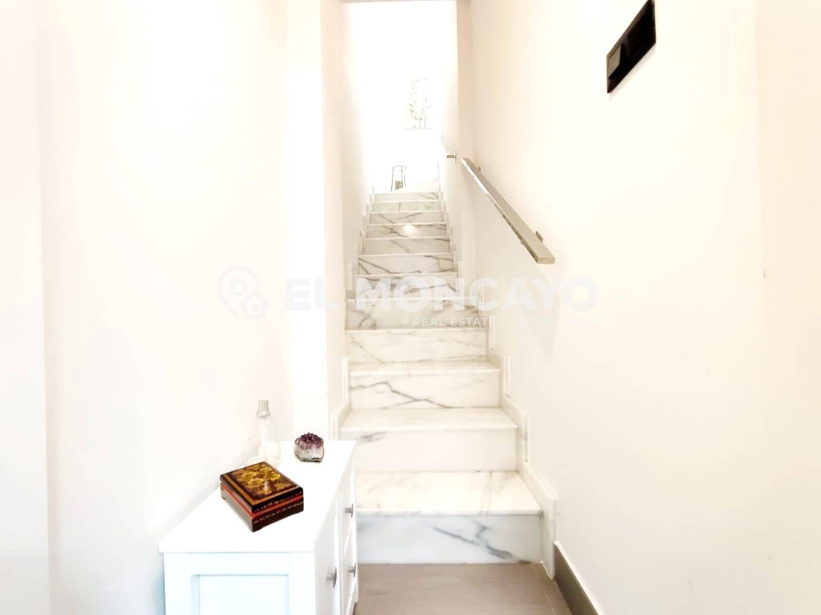 3 soveværelse Rækkehus til salg i Guardamar del Segura med swimmingpool garage - € 449.000 (Ref: 9312785)