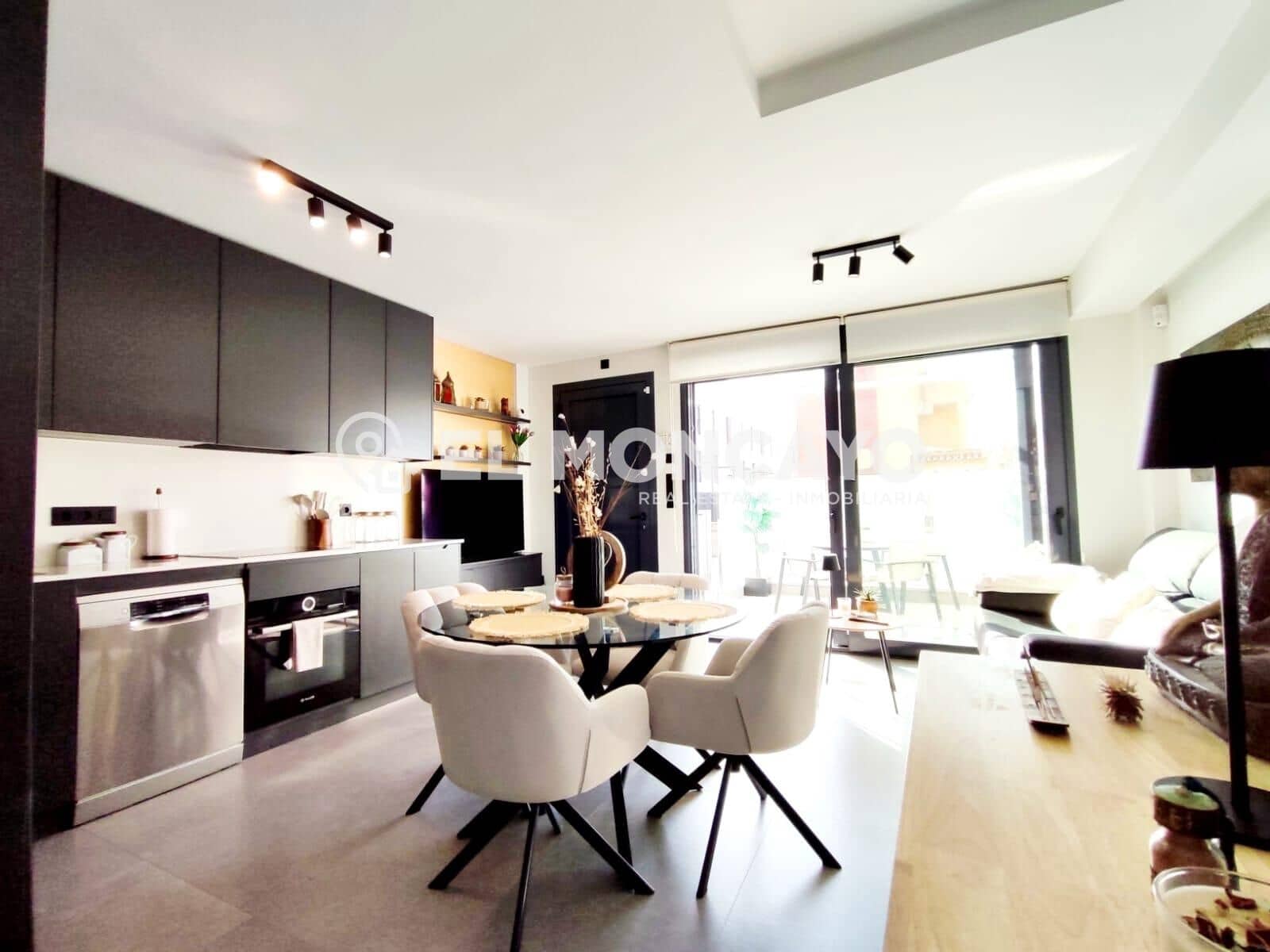 3 soveværelse Rækkehus til salg i Guardamar del Segura med swimmingpool garage - € 449.000 (Ref: 9312785)