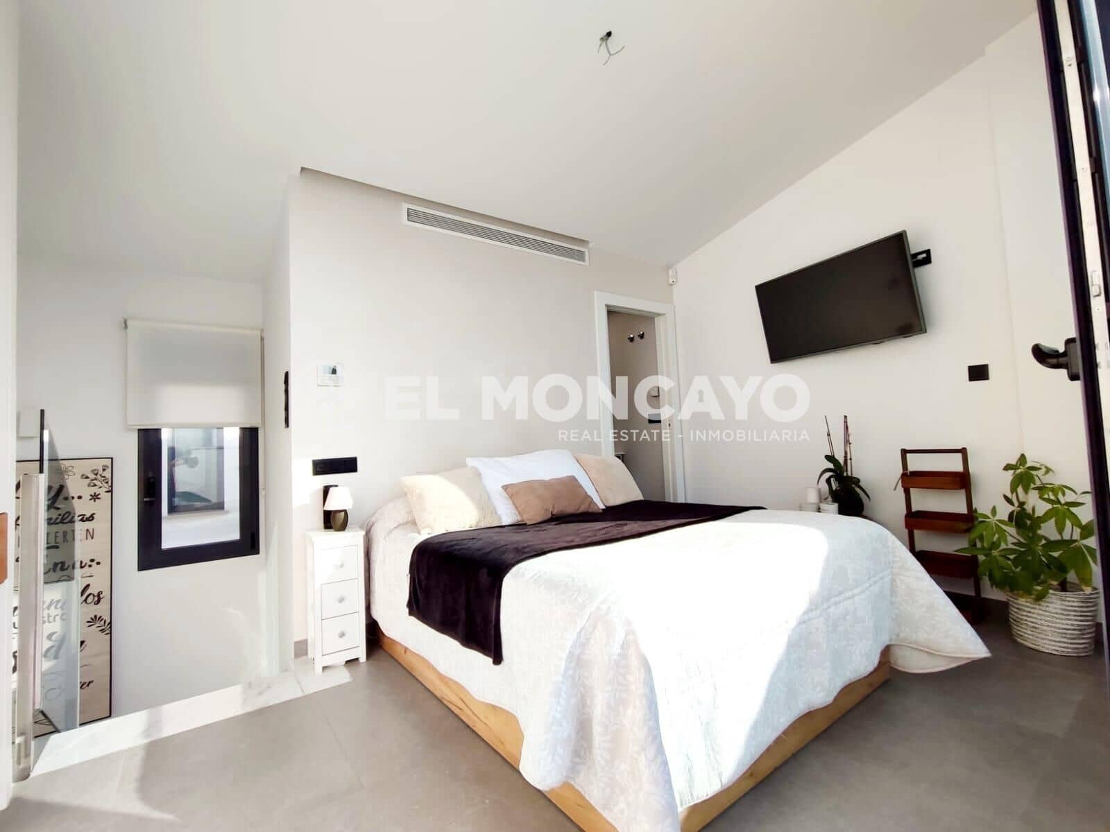 3 soveværelse Rækkehus til salg i Guardamar del Segura med swimmingpool garage - € 449.000 (Ref: 9312785)