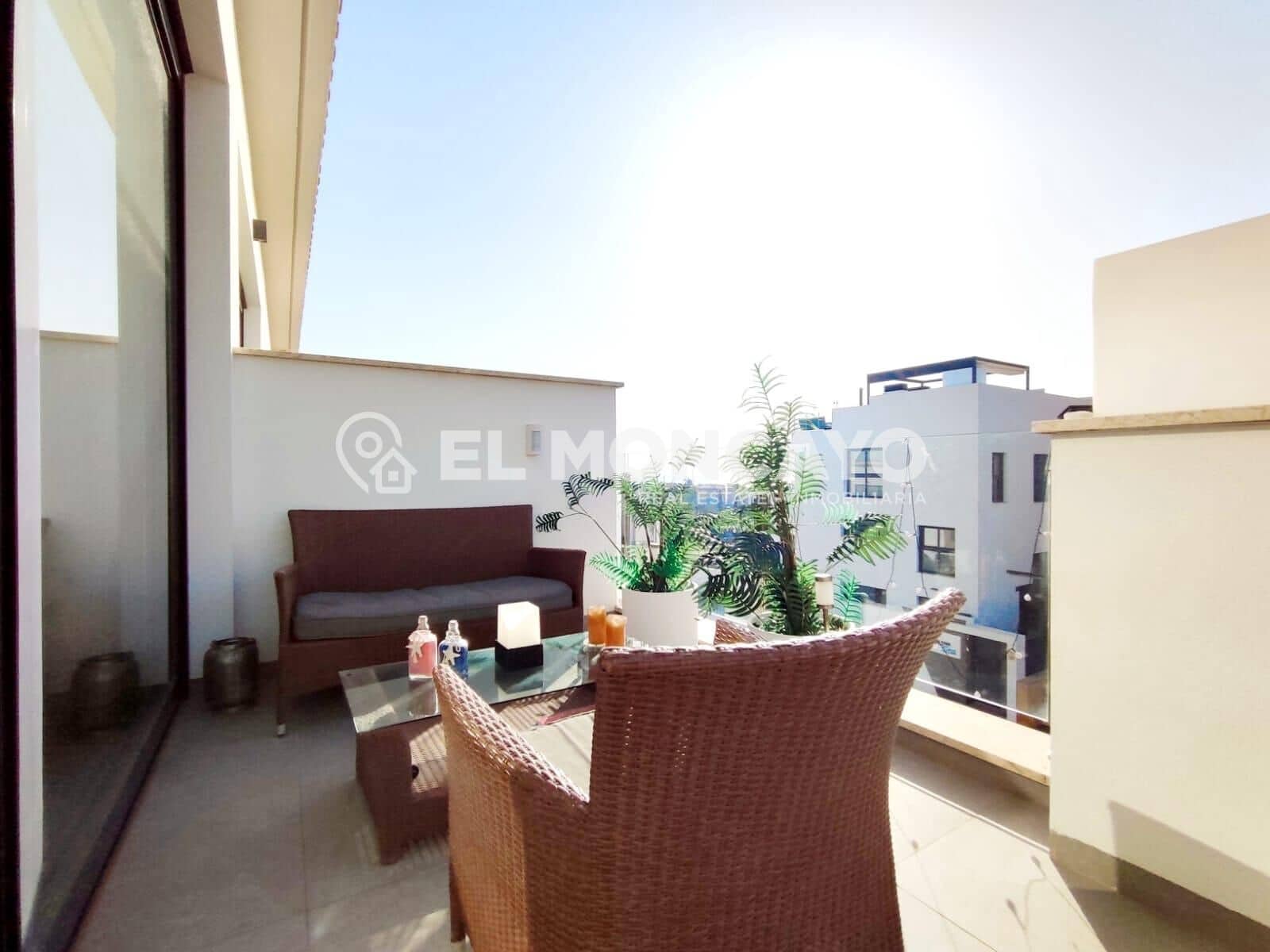 3 soveværelse Rækkehus til salg i Guardamar del Segura med swimmingpool garage - € 449.000 (Ref: 9312785)