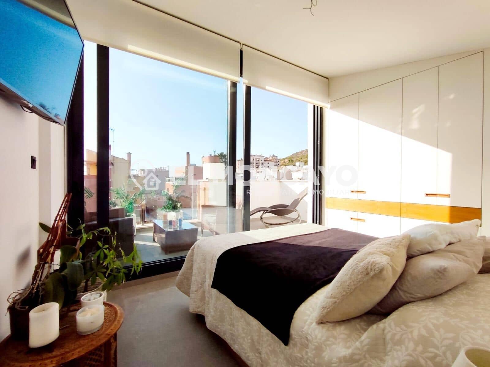 3 soveværelse Rækkehus til salg i Guardamar del Segura med swimmingpool garage - € 449.000 (Ref: 9312785)