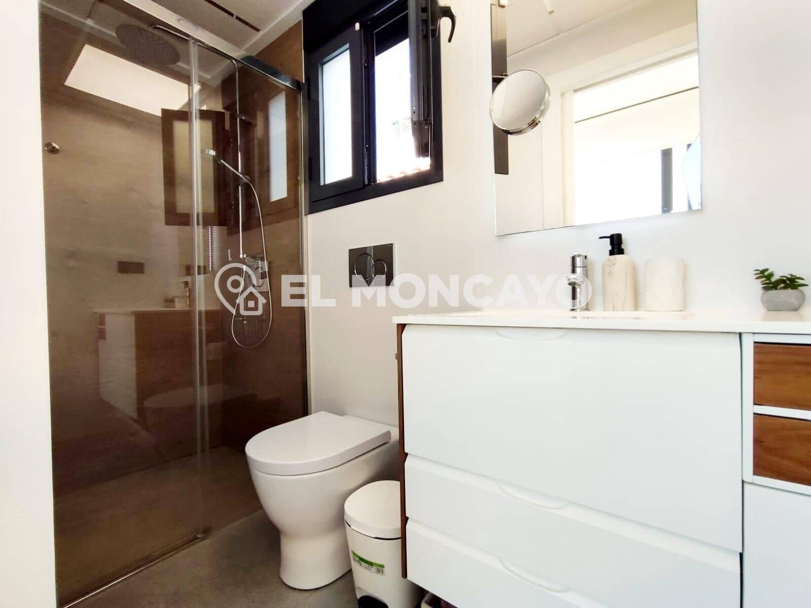 3 soveværelse Rækkehus til salg i Guardamar del Segura med swimmingpool garage - € 449.000 (Ref: 9312785)