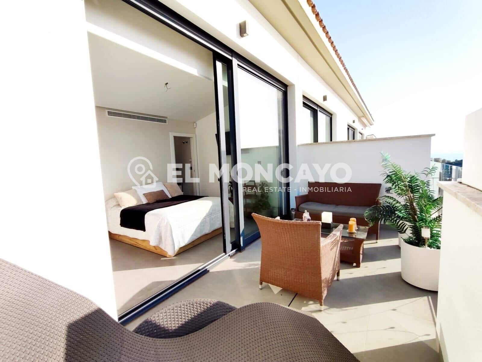 3 soveværelse Rækkehus til salg i Guardamar del Segura med swimmingpool garage - € 449.000 (Ref: 9312785)