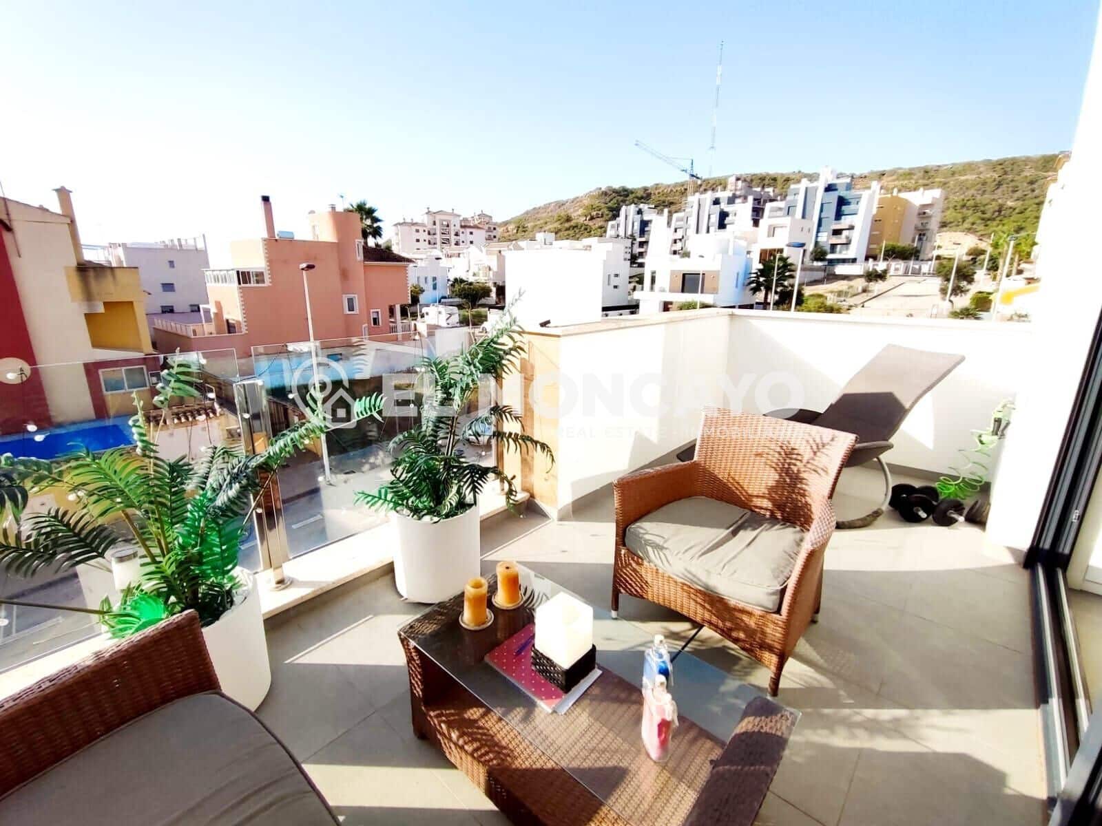 3 soveværelse Rækkehus til salg i Guardamar del Segura med swimmingpool garage - € 449.000 (Ref: 9312785)