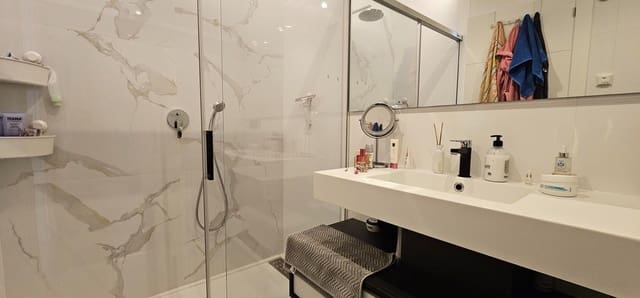 2 soverom Leilighet til salgs i Guardamar del Segura med svømmebasseng garasje - € 390 000 (Ref: 9349457)