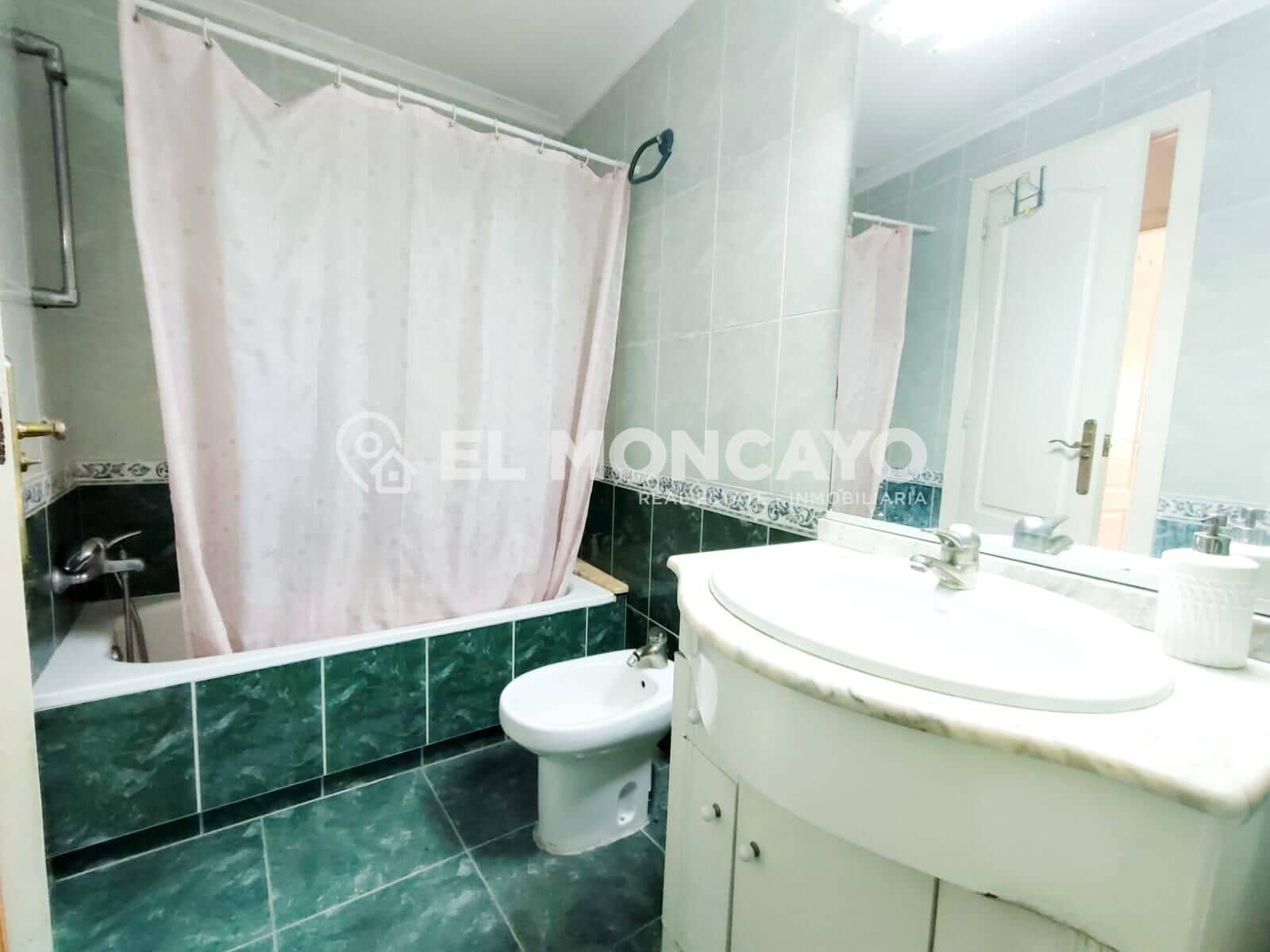 2 soverom Leilighet til salgs i Guardamar del Segura med garasje - € 172 000 (Ref: 9395925)