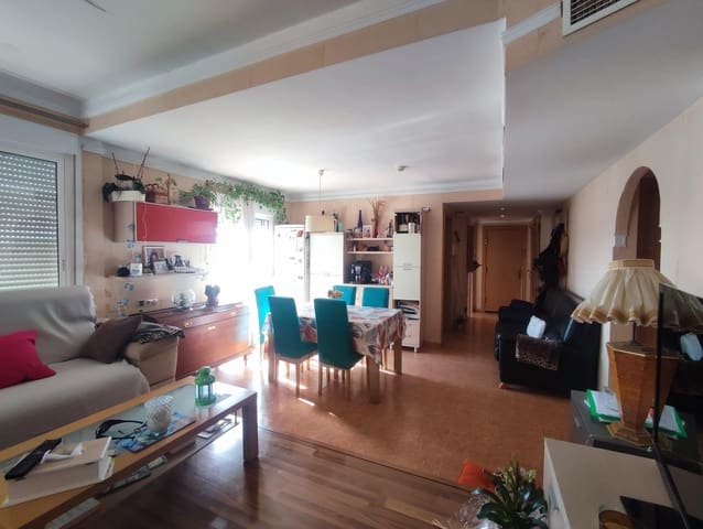 4 sovrum Takvåning till salu i Guardamar del Segura med pool - 189 900 € (Ref: 9395926)