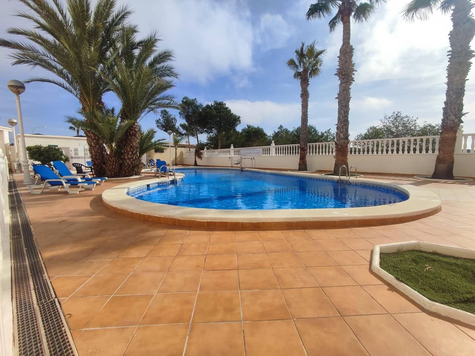 Ático de 4 habitaciones en Guardamar del Segura en venta con piscina - 189.900 € (Ref: 9395926)