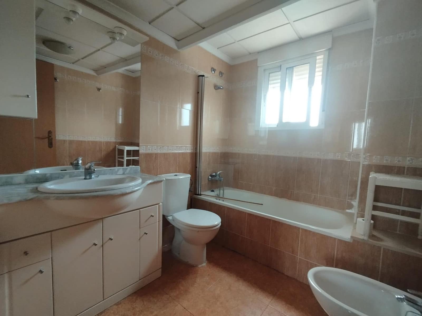 Ático de 4 habitaciones en Guardamar del Segura en venta con piscina - 189.900 € (Ref: 9395926)