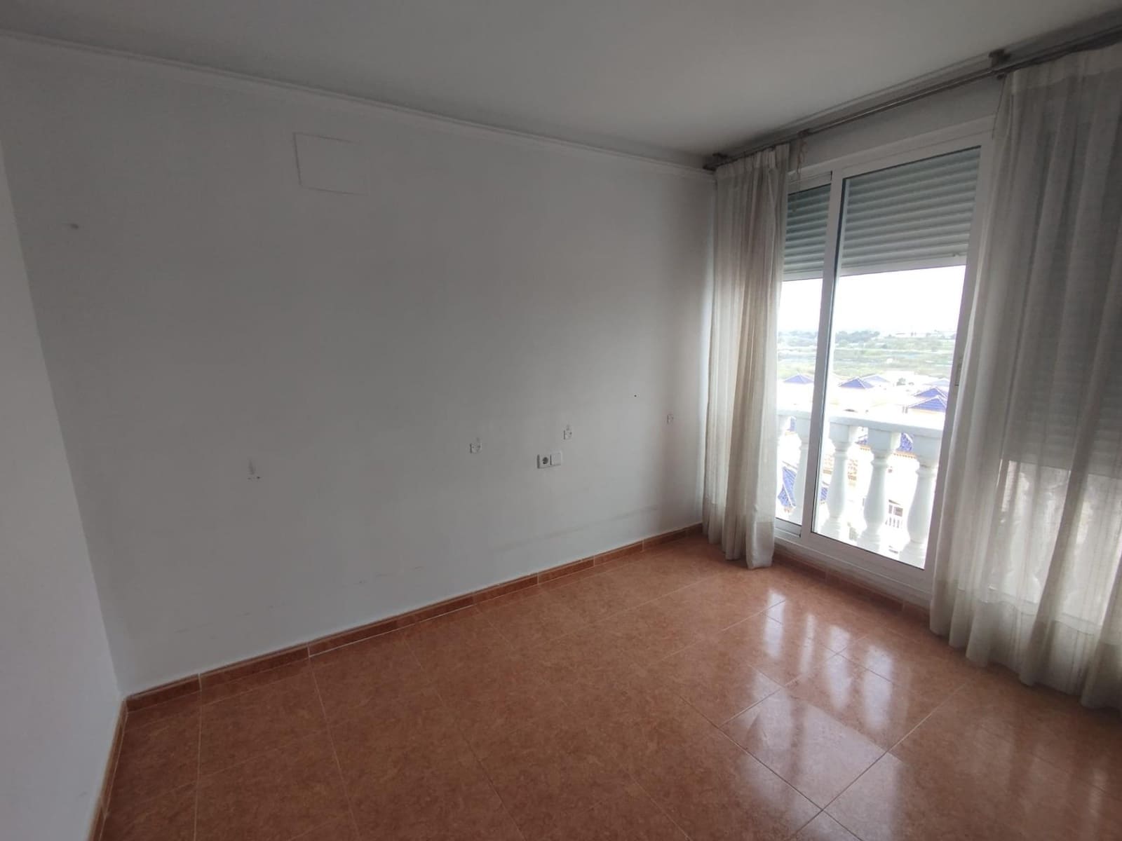 Ático de 4 habitaciones en Guardamar del Segura en venta con piscina - 189.900 € (Ref: 9395926)