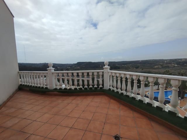 Ático de 4 habitaciones en Guardamar del Segura en venta con piscina - 189.900 € (Ref: 9395926)