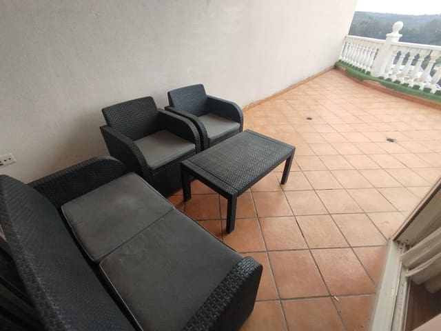 Ático de 4 habitaciones en Guardamar del Segura en venta con piscina - 189.900 € (Ref: 9395926)