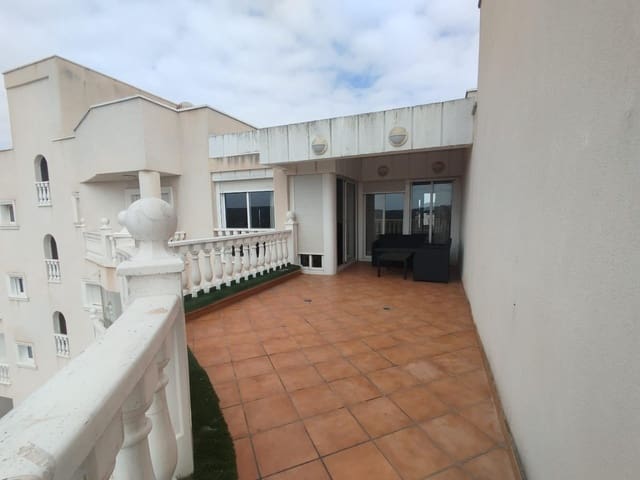 Ático de 4 habitaciones en Guardamar del Segura en venta con piscina - 189.900 € (Ref: 9395926)