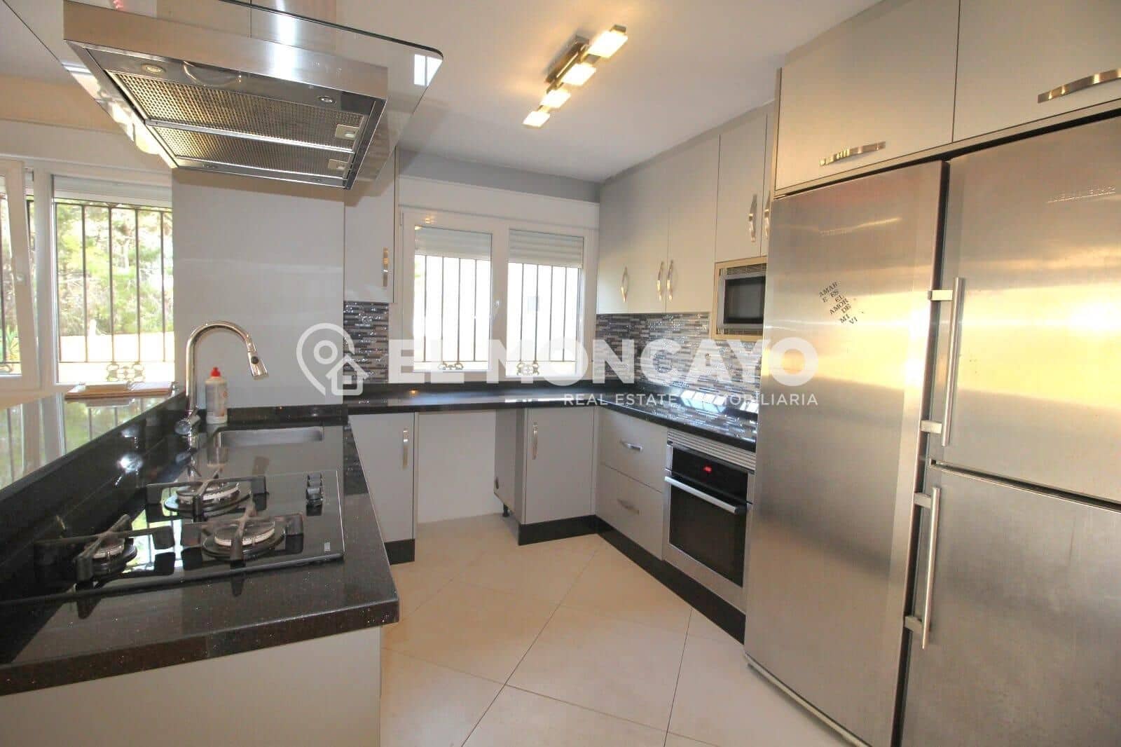 4 sovrum Villa till salu i Orihuela Costa - 285 000 € (Ref: 9398445)