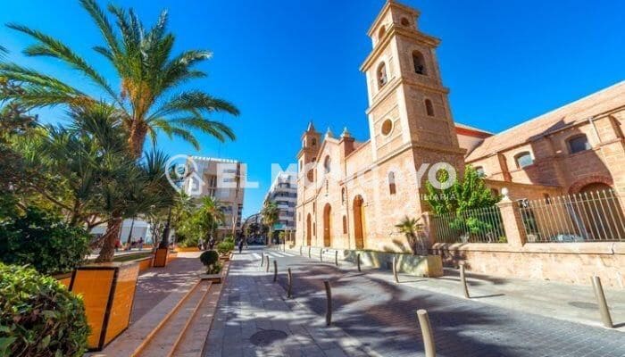 1 sovrum Takvåning till salu i Torrevieja - 129 000 € (Ref: 9419635)
