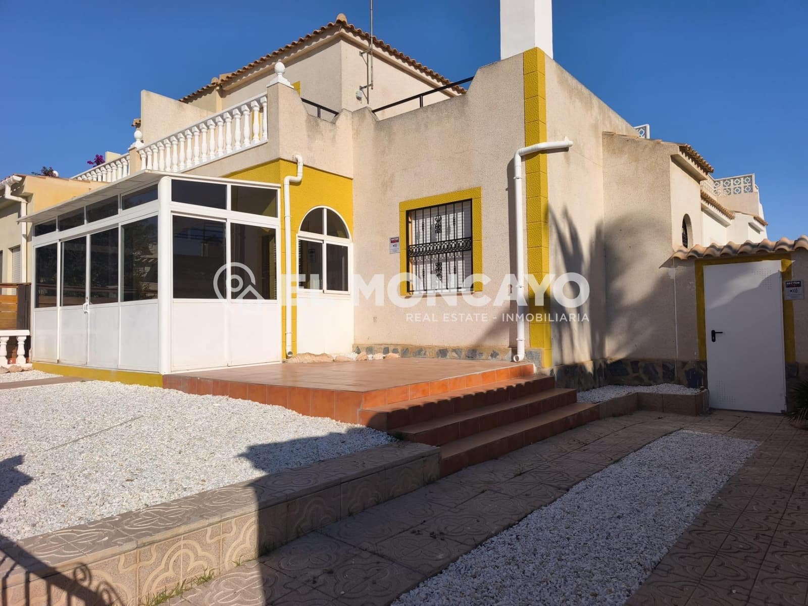 3 slaapkamer Rijtjeshuis te koop in Orihuela met zwembad - € 230.000 (Ref: 9446240)