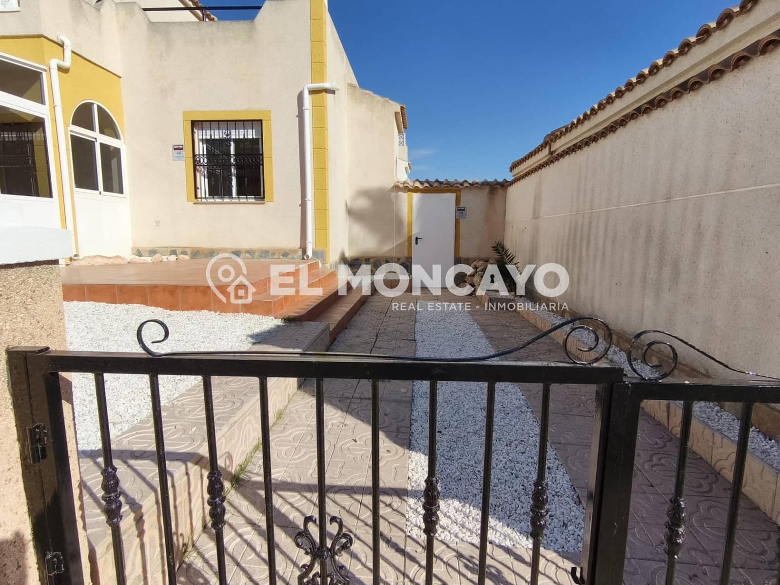 3 slaapkamer Rijtjeshuis te koop in Orihuela met zwembad - € 230.000 (Ref: 9446240)