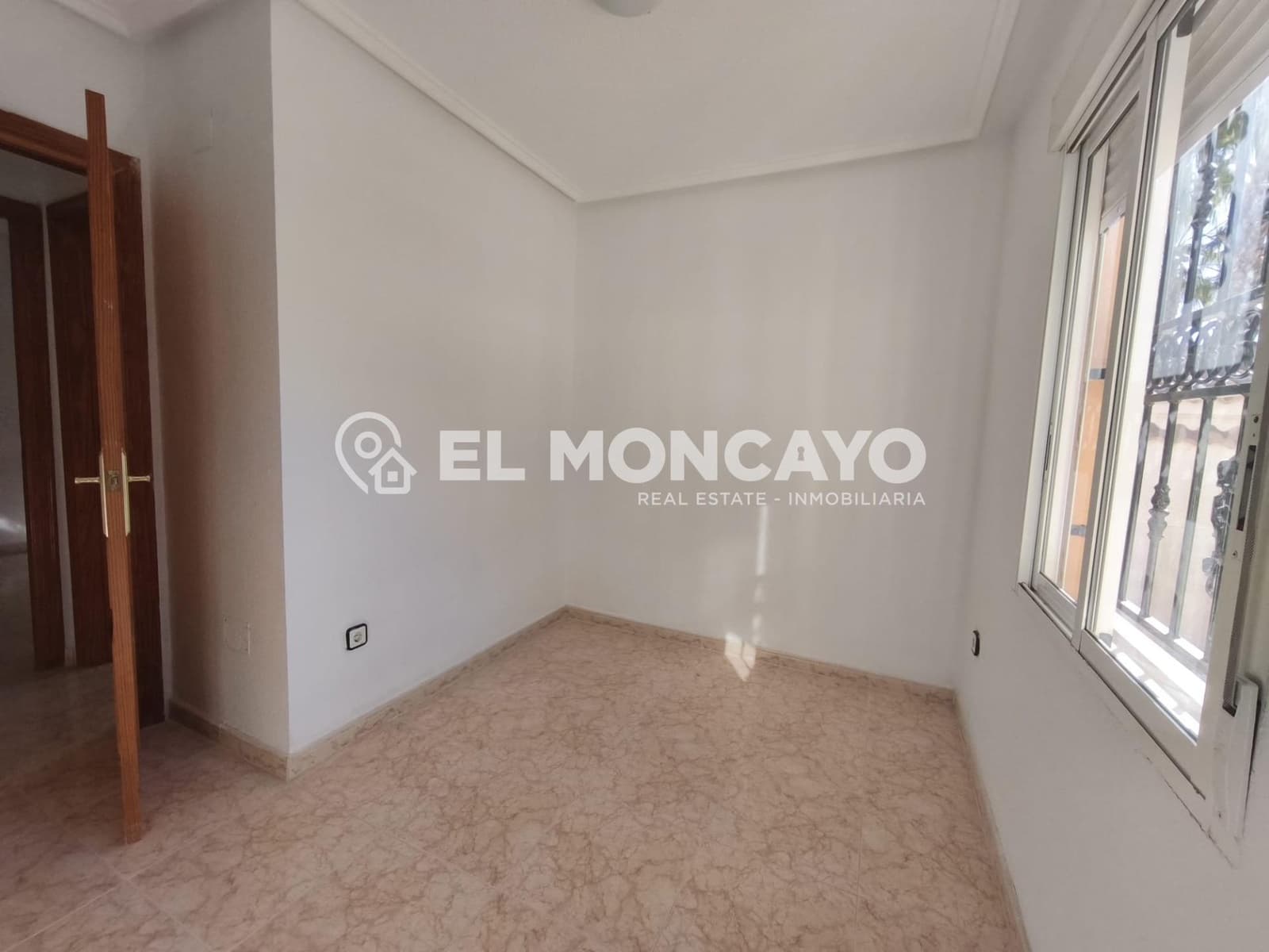3 slaapkamer Rijtjeshuis te koop in Orihuela met zwembad - € 230.000 (Ref: 9446240)