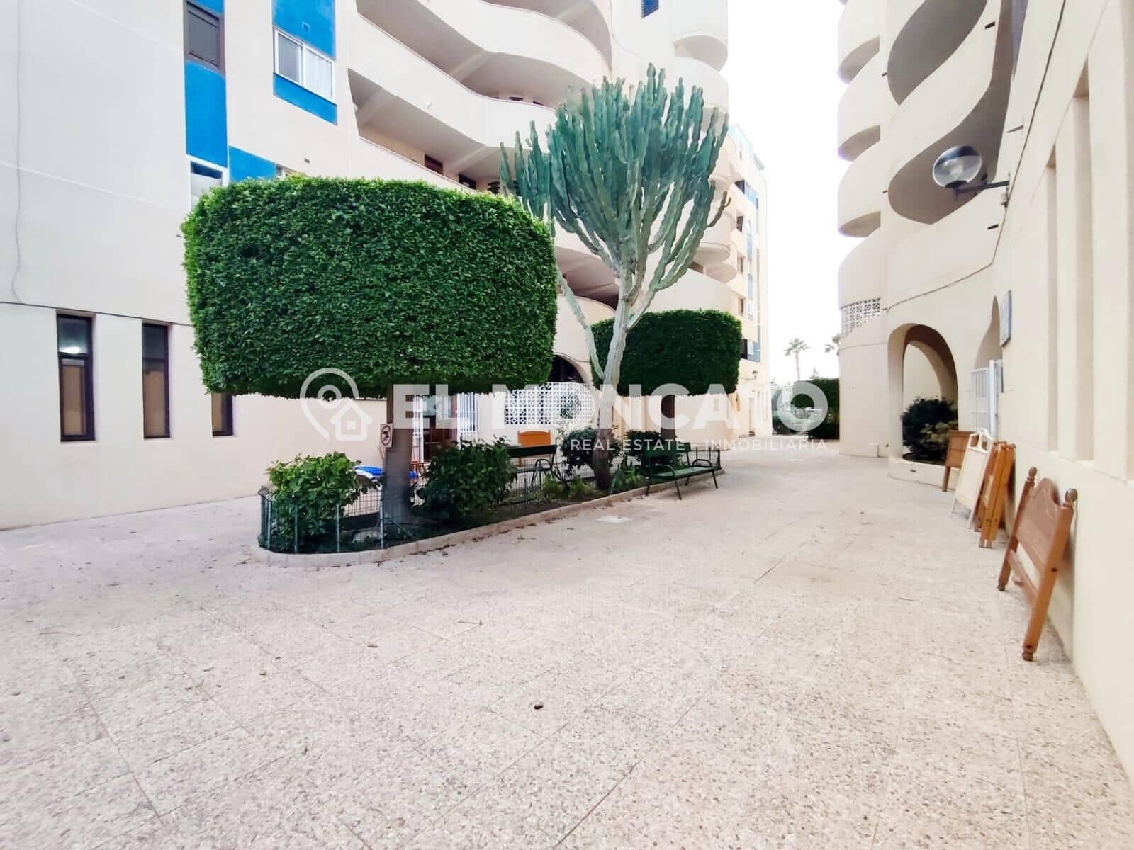 2 Zimmer Apartment zu verkaufen in La Veleta mit Pool - 159.900 € (Ref: 9449004)