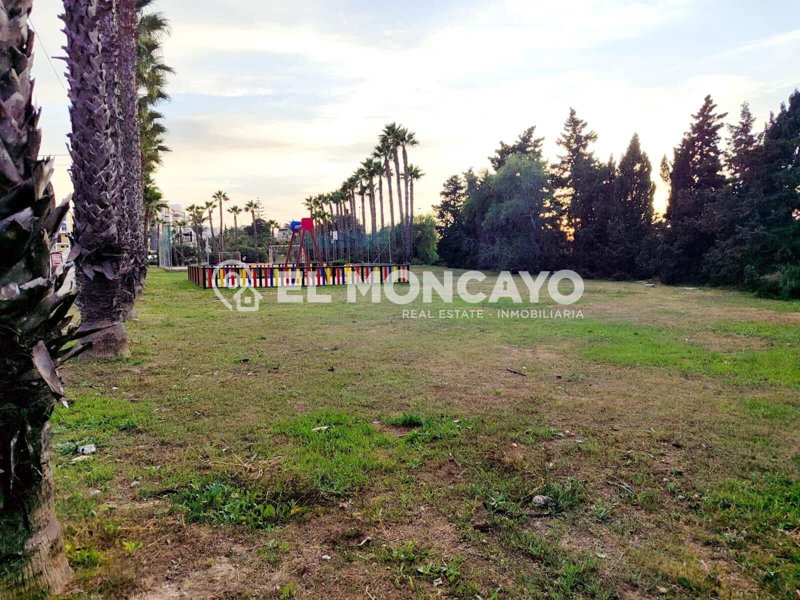 2 Zimmer Apartment zu verkaufen in La Veleta mit Pool - 159.900 € (Ref: 9449004)