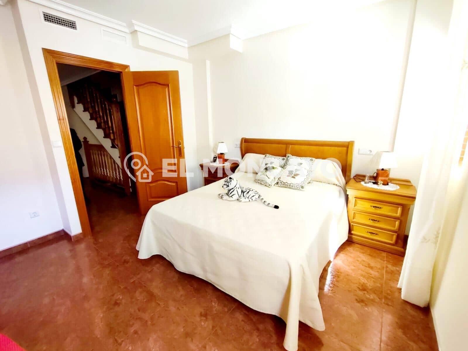 3 soverom Rekkehus til salgs i Guardamar del Segura med garasje - € 415 000 (Ref: 9468433)